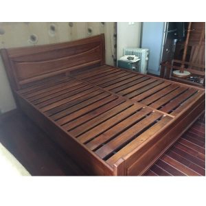 Giường gỗ xoan đào Hoàng Anh Gia Lai kích thước 180x200