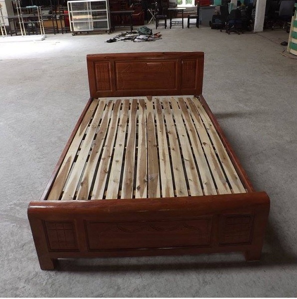 thanh lý giường gỗ xoan kt 120x190